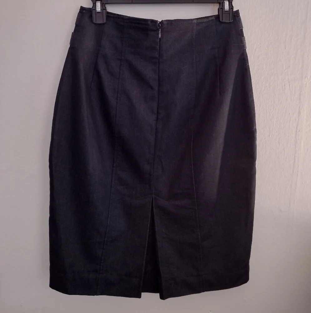 Worthington Dark Chambray Pencil Midi Skirt w/ Buckle Detail Size 6